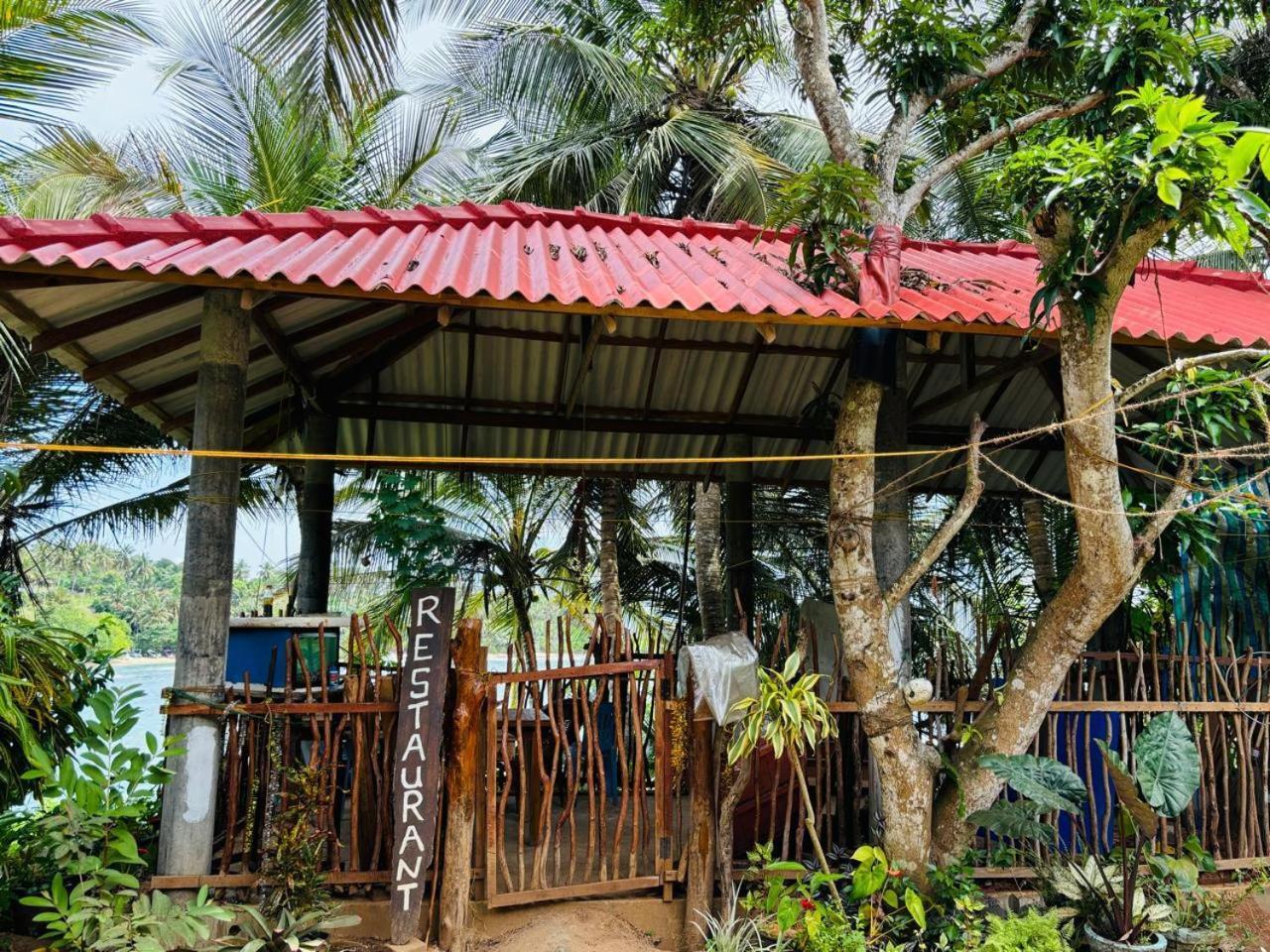 Surf Paradise Tangalle Exterior photo